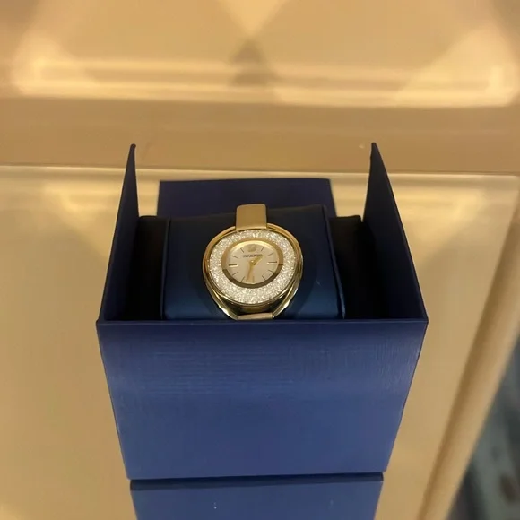 Swarovski | Accessories | Swarovski Watch | Poshmark display picture 3